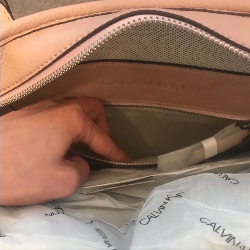 Calvin Klein Small Tote Pebb Bag - Picture 5 of 5